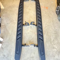 NEW OEM GM 19-24 GMC Sierra 1(contact info removed) 3500 Double Cab Assist Steps in Black