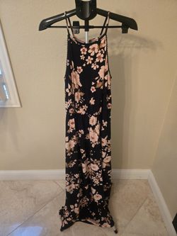 Black Maxi Floral Dress. L