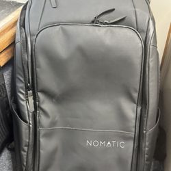 Nomatic backpack