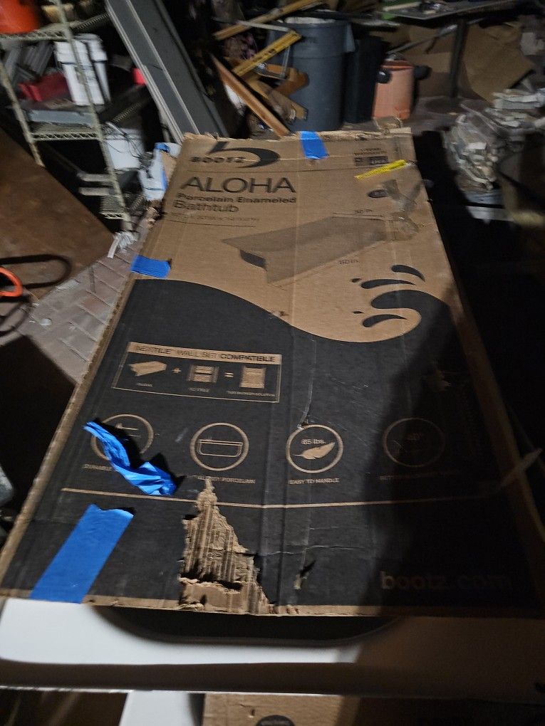 Aloha Bathtub Porcelain New HAD 2 Small Scratch More Likely Will Cover Most When Install Tile