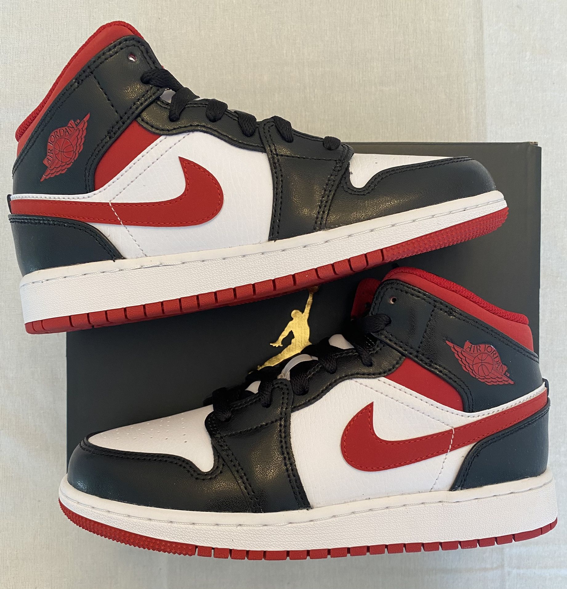 Jordan Mid Gym Red (GS) Size: Brand New