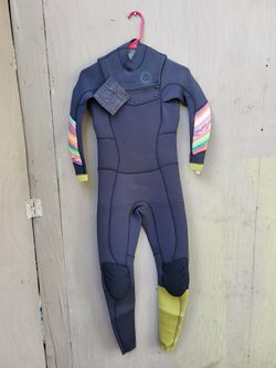 Women's Size 2 And Size 4 Billabong Full Suits 3/2 Mm