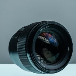 Sony E 85mm f1.8 