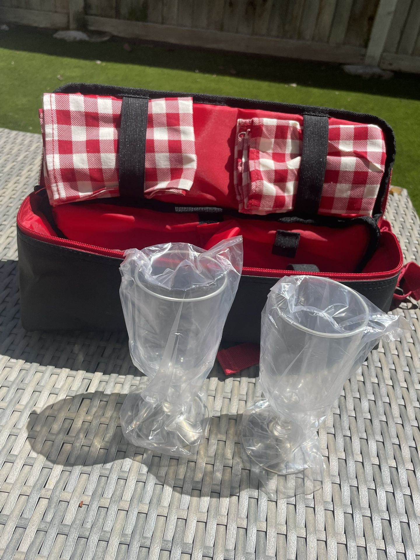 Wine Tote Bag with Cooler Compartment,Picnic Set Carrying Case Two sets of tableware