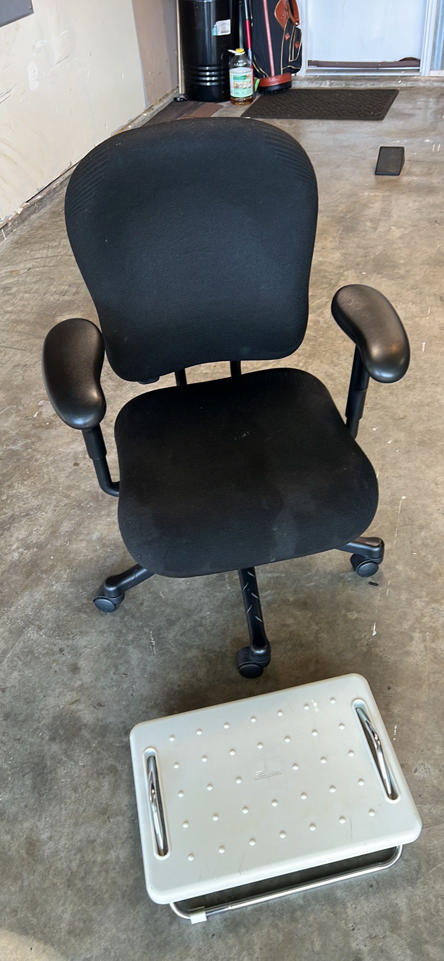 Office chair and foot Rest 