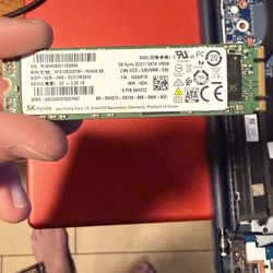 SK HYNIX 128 GB SSD SATA M2