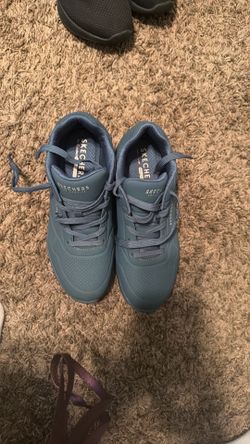 Skechers tennis shoes, size 9