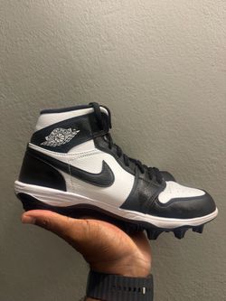 Air Jordan 1 Mid MCS Baseball/Softball Cleats - Men’s Size 8