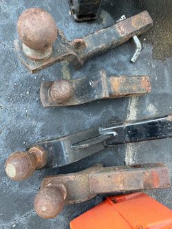 Trailer hitches and hitch extension