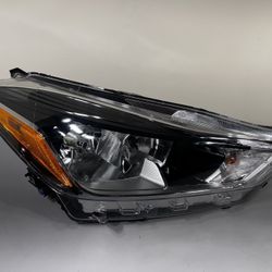 2018 2019 2020 Nissan Kicks Headlight Passenger Right RH Halogen