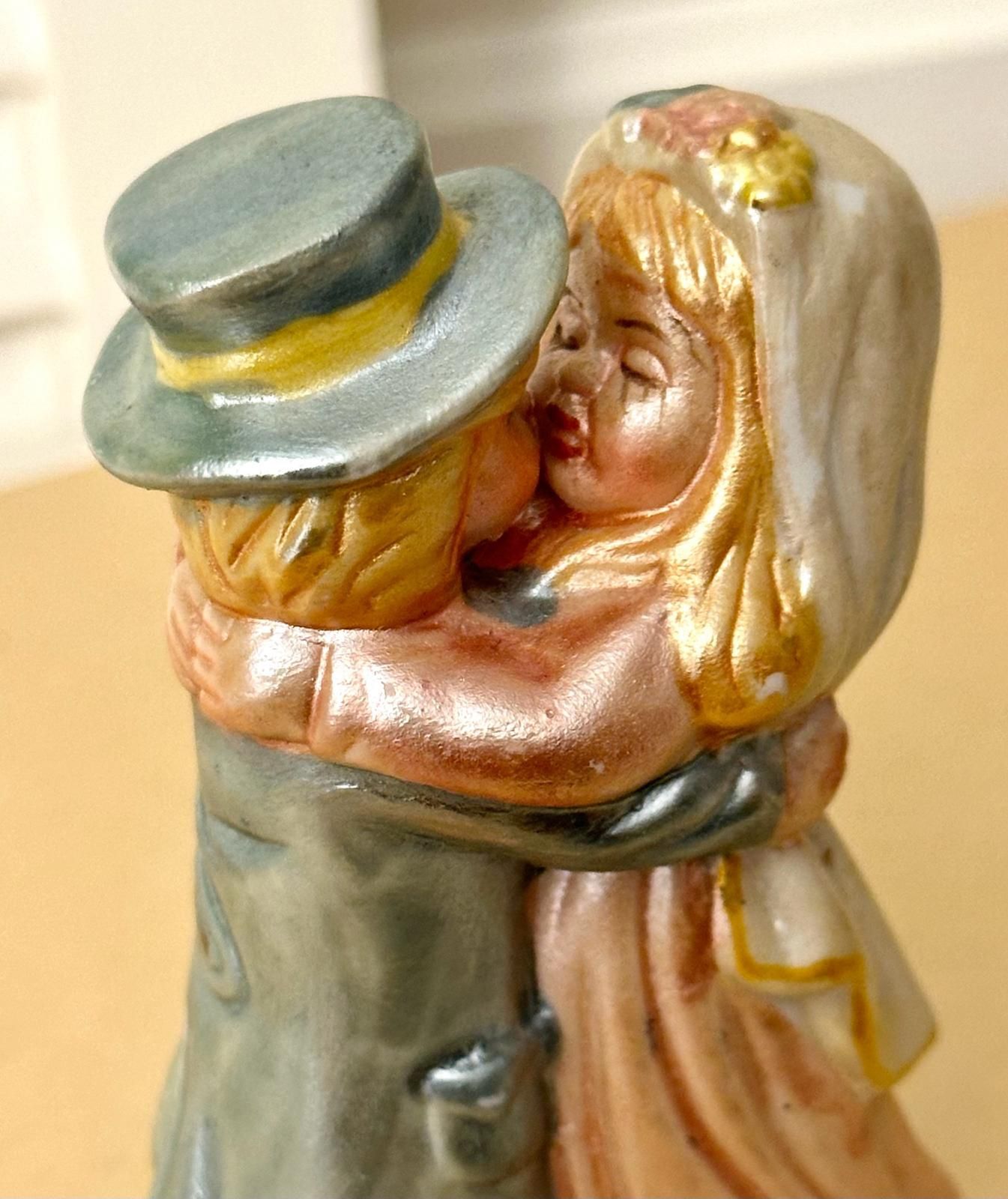 Vintage Collectible Masterpiece Kissing Wedding Couple Stand Figurine Home Decoration Accent