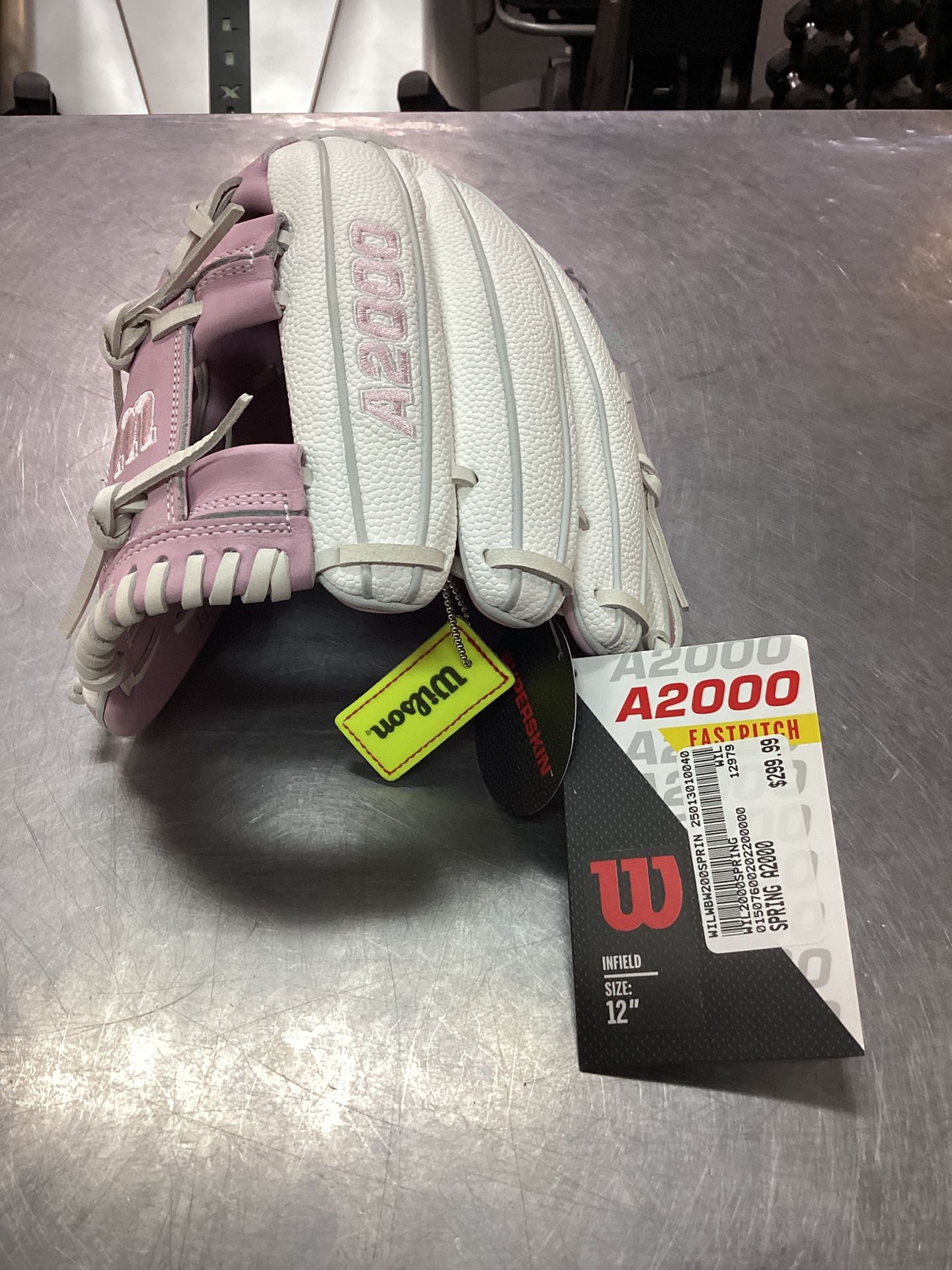 Brand New Wilson A2000 H12 Fastpitch Softball Glove 12”