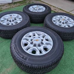 BRAND NEW CHEVY SILVERADO 2500 WHEELS WITH NEW MICHELIN ATX TIRES 275/70R18 10ply