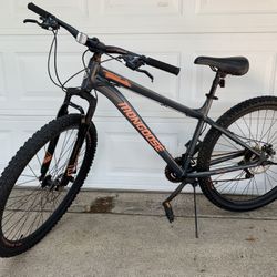 Mongoose Durham Hardtail MTB (29” Tires)