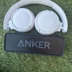 speaker and headphones 