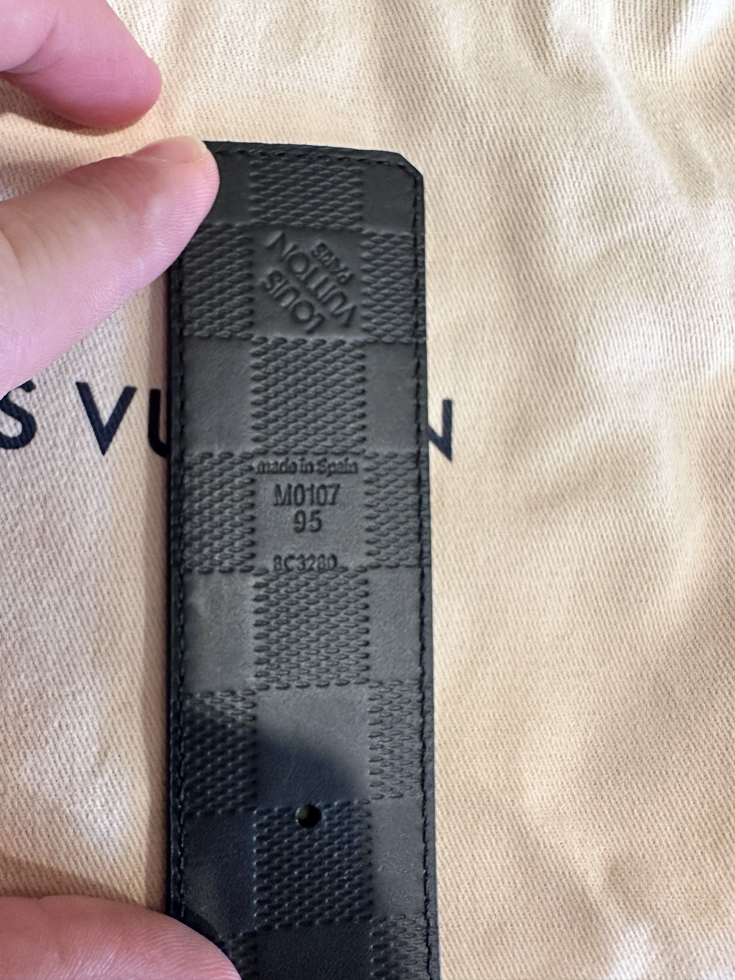 Louis Vuitton LV Initiales 40mm Reversible Belt for Sale in Irvine, CA