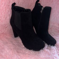 Black Boots 