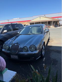 Jaguar for sale 2003 s-type  and good condition clean title 162 .000 miles 4 doors