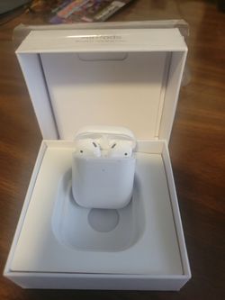 Apple AirPods with Wireless Charging Case