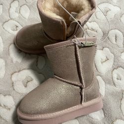 New Baby Girl Uggs Size 9