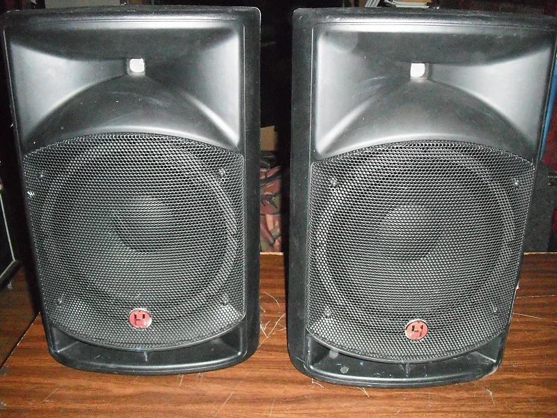 SET OF HARBINGER VARI V2112 600 W 12"SPEAKERS W/ STANDS