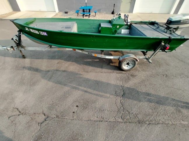 16' Aluminum Boat With 50HP Evinrude Engine And Trailer