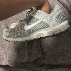 Nike Vomero 5