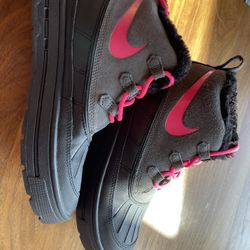 Nike Girls Size 7 