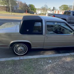 CADILLAC DEVILLE