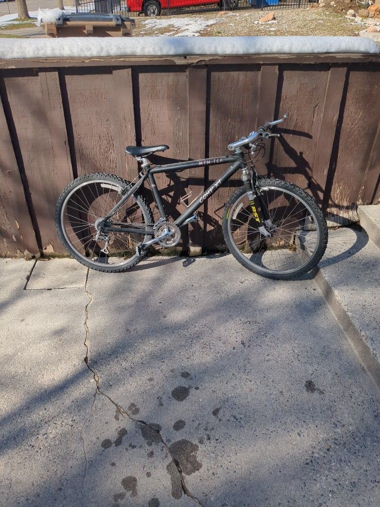 MTN Tek Comp Xt Medium Sized Mountain Bike