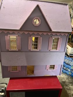 Doll House With Furniture And Dolls