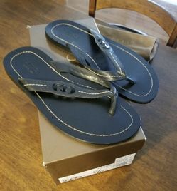 Men's Gucci Sandals. Black. Size 8 1/2. In good preowned condition.