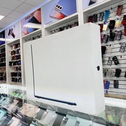 13-inch MacBook Air M3 16Ram 256GB 