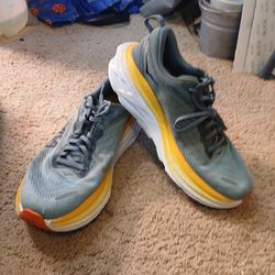 HOKA one bondi 8 shoe