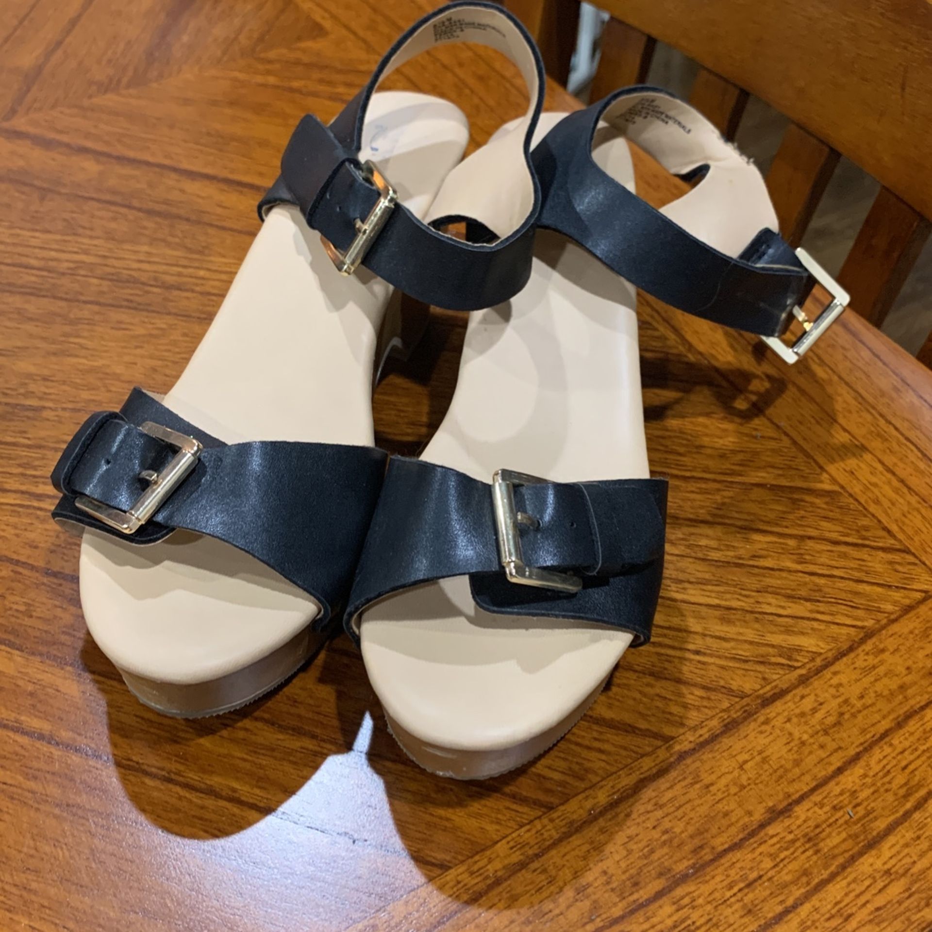 Women’s Sandals 