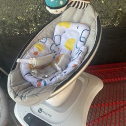 4Moms MamaRoo Baby Swing 
