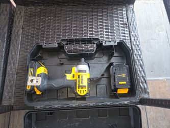 DeWalt 20V Max Impact Driver with Batteries