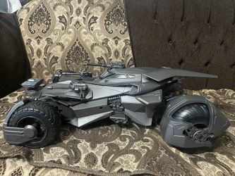 Mattel JUSTICE LEAGUE Ultimate JUSTICE LEAGUE BATMOBILE Rc 2017 Vehicle Figure