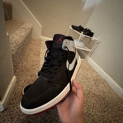 Jordan 1 mid johnny kilroy