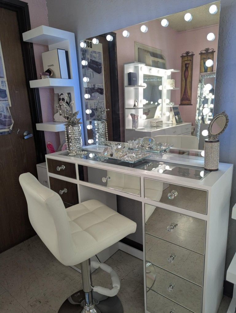 VANITY FOR MAKEUP with Bluetooth  