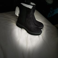 NEW Women’s Black Suede Boot