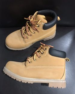 Boys Boots - Size 2 (Light Brown/Wheat)