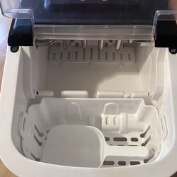 Ice Maker – Like New (Used Only a Few Times)