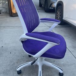 Rotating Youth Office Chair 