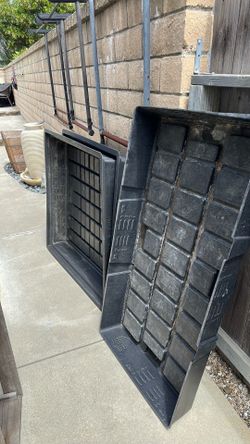 PLASTIC TRAYS 20$ for 3