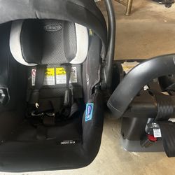 INFANT CAR SEAT