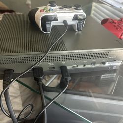 Xbox one S An Controllers An Head Phone 