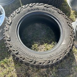 MICKEY THOMPSON 35X12.50R20LT Wheels 