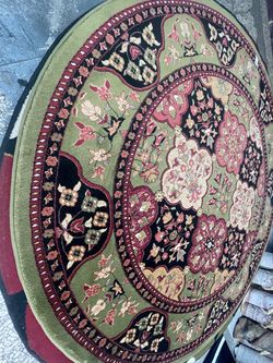 Oval Persian-Style Floral Area Rug