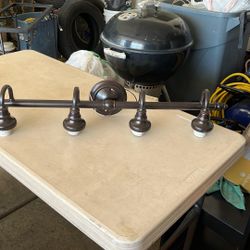 4light Vanity Bar Fitter